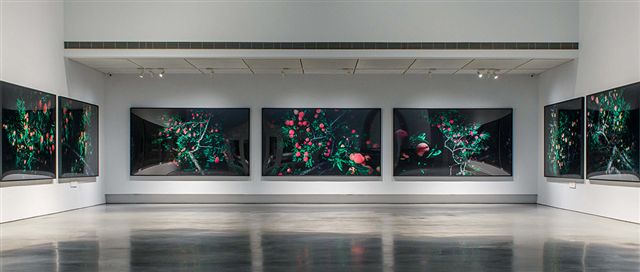 柳美和桃樹攝影作品 ─ 女神和男神在桃樹下離別。 圖：高雄美術館／提供