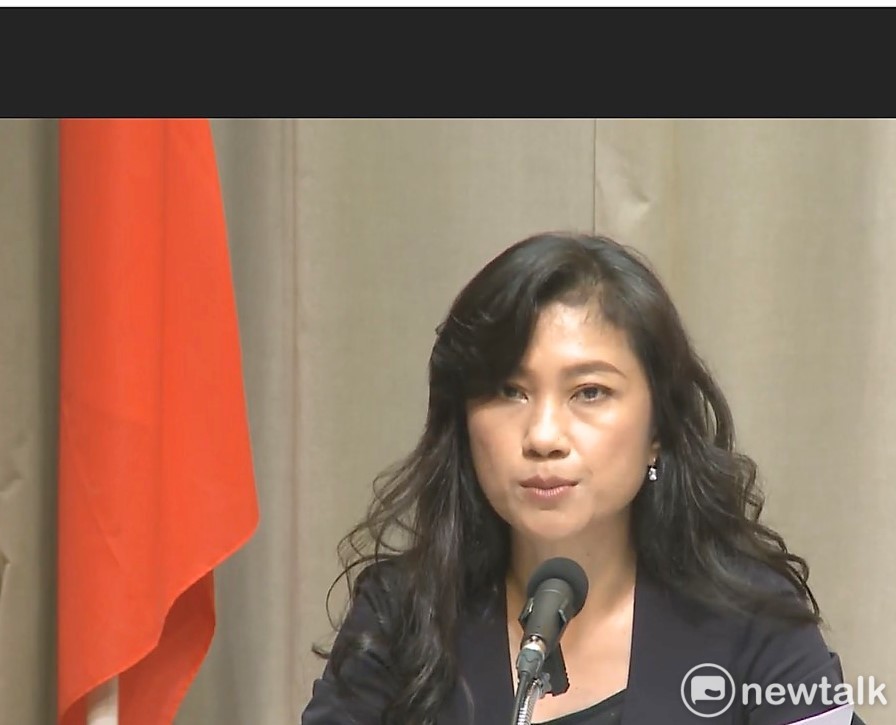 行政院發言人Kolas Yotaka表示，賴院長從該事故發生後，一路協調指揮，並預計於22時30分抵達中央災害應變中心坐鎮。 圖：謝莉慧/攝