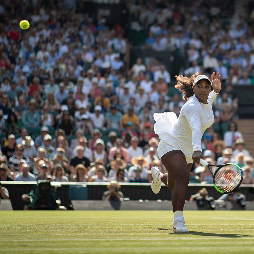 網球巨星小威廉絲（Serena Williams）曾在美國網球公開賽決賽對上日本選手大坂直美，賽事期間小威因質疑裁判，曾怒摔網球拍。 圖：翻攝自Serena Williams臉書