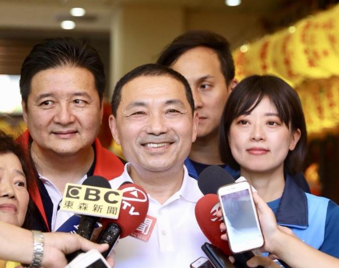 媒體詢問侯友宜，當一個市長需要什麼能力？侯認為「容忍力、犧牲力、和果斷的能力。」是關鍵。 圖：侯友宜競選辦公室／提供
