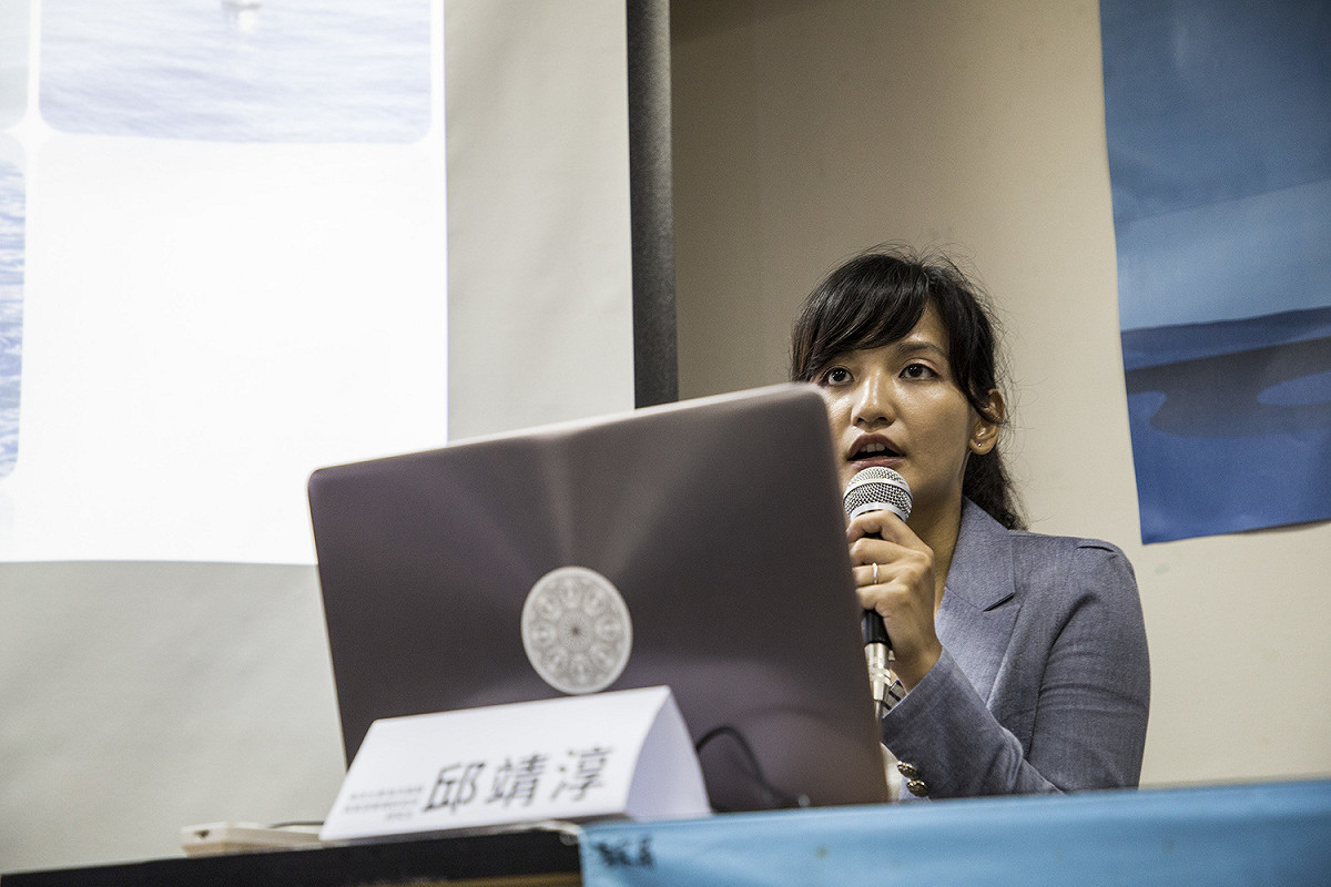 台灣海洋大學海洋事務與資源管理研究生邱靖淳表示，海漂垃圾組成以塑膠佔比最高。 圖：黑潮海洋文教基金會/提供