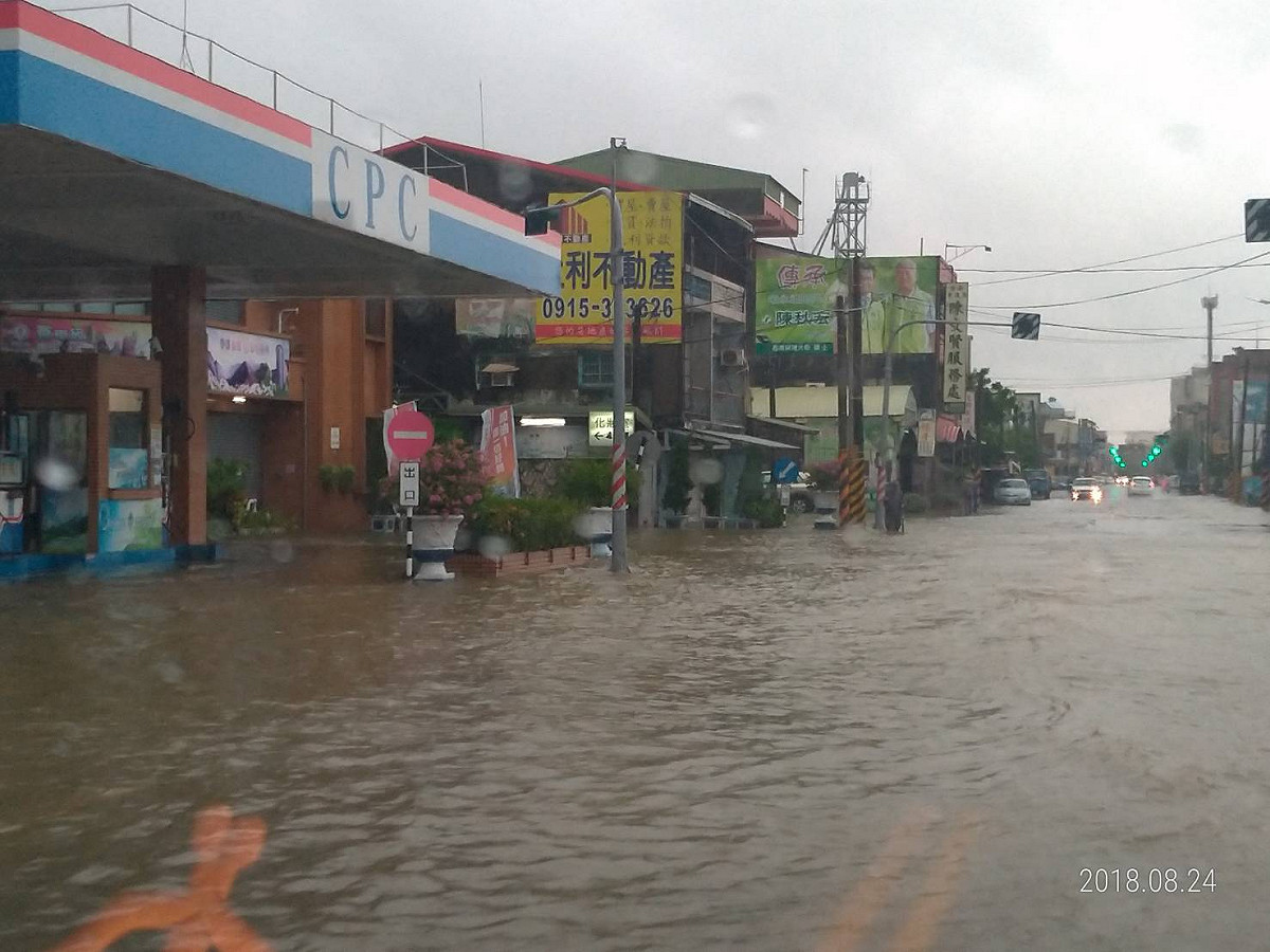 八月下旬大雨造成台南地區多處淹水。 圖：翻攝自網路