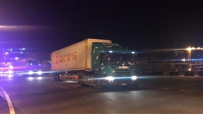 據了解，第2批燃料棒運送路線和戒護警力組成與上次相同，由保二總隊負責主導，基隆市警局、基隆市警局第四分局、基隆港務警察總隊、國道公路警察局、瑞芳警分局和汐止警分局共出動200多名警力、百餘輛警車一路戒護。 圖：中央社