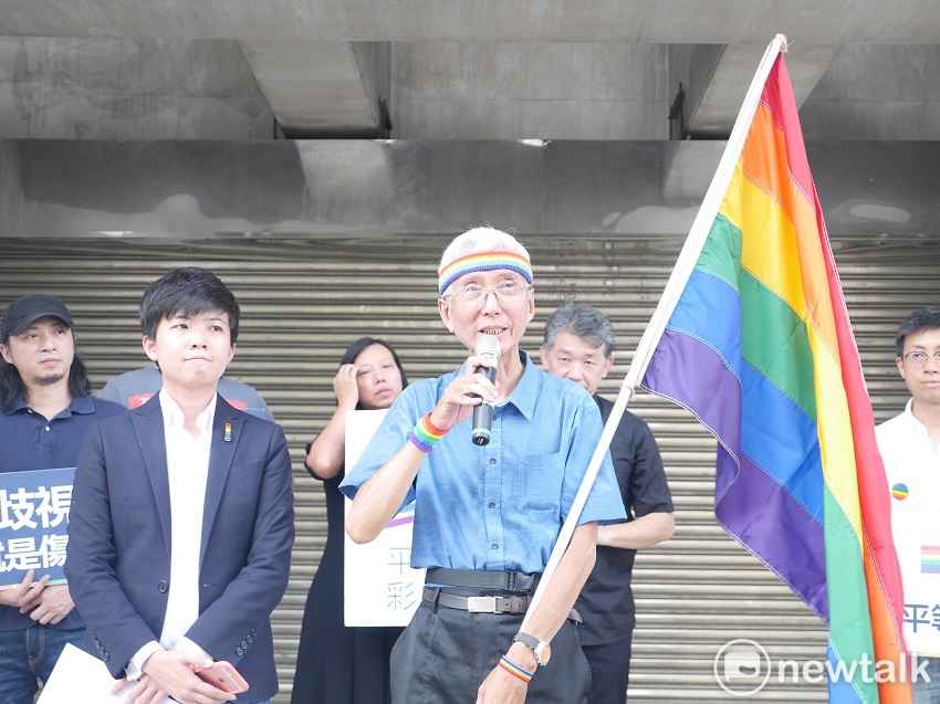 同志遊行先驅者祁家威等人為守護婚姻平權，向法院提起行政訴訟，聲請停止幸福盟的公投。 圖：聶良恩／攝（資料照片）