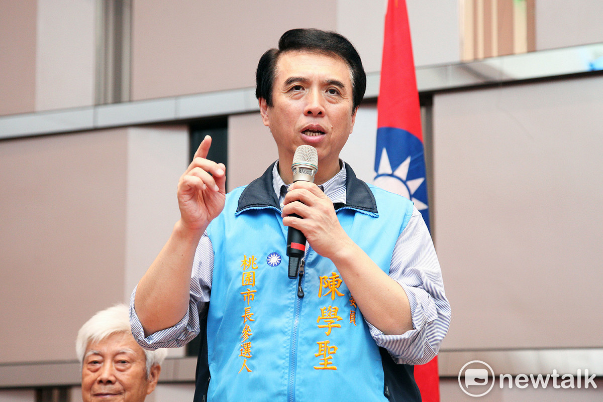 陳學聖指桃園假牙補助是前縣長吳志揚的政策，批鄭文燦不了解新北市的狀況就幫蘇貞昌背書，「根本就是丟臉丟到別縣市。」 圖：林昀真／攝