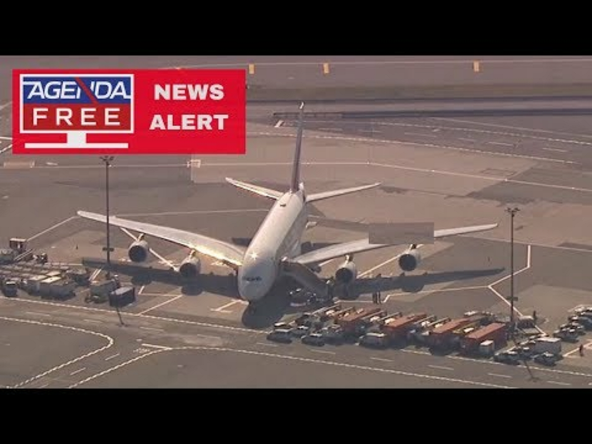 至少搭載521名乘客的阿聯酋航空（Emirates Airlines）203航班於美東夏令時間上午9時過後不久降落紐約甘迺迪國際機場（John F. Kennedy International Airport）。紐約巿長辦公室發言人康崔拉斯（Raul Contreras）表示，證實罹病的19人中有10人送醫，但另外9人拒絕接受治療。 圖：翻攝自Youtube