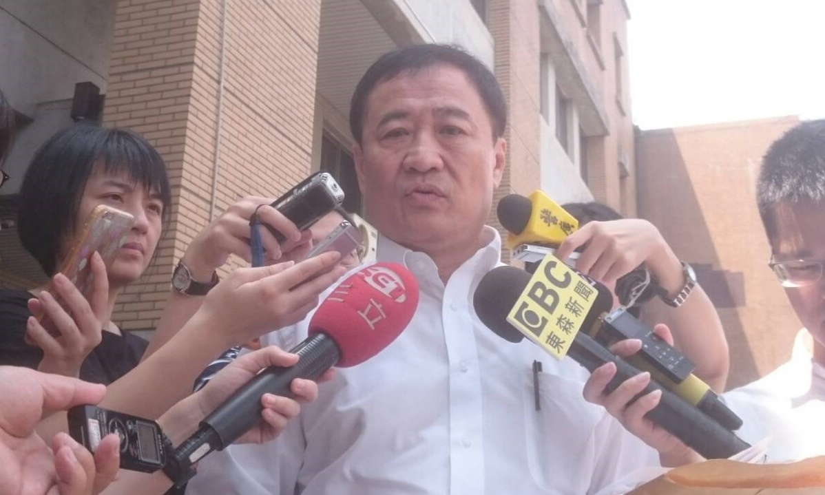 台北市副市長陳景峻6日表示，吳音寧玩文字遊戲，根本沒到董事會就改建進行重要內容報告。 圖：林朝億/攝