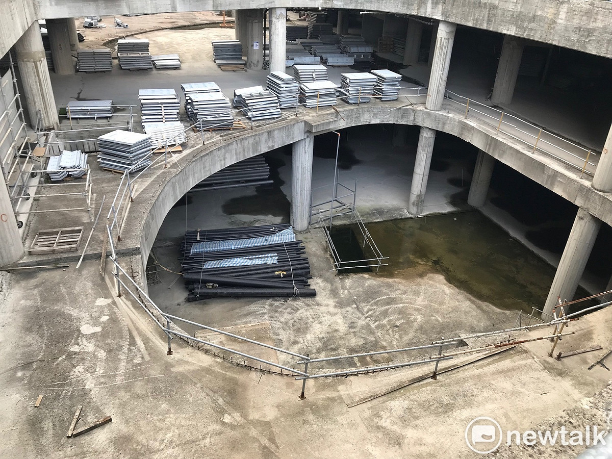 大巨蛋內部施工情況。 圖 : 周煊惠 / 攝