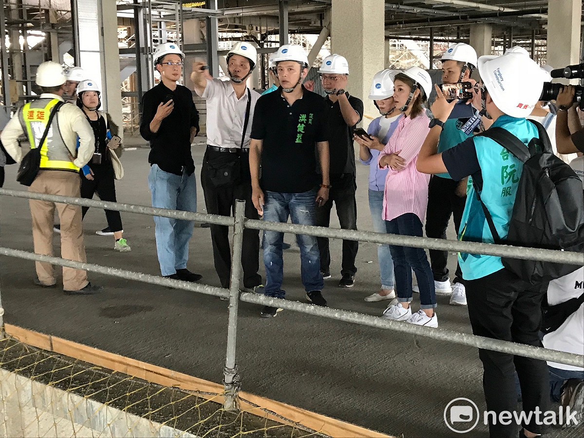 議員赴大巨蛋會勘。 圖 : 周煊惠 / 攝