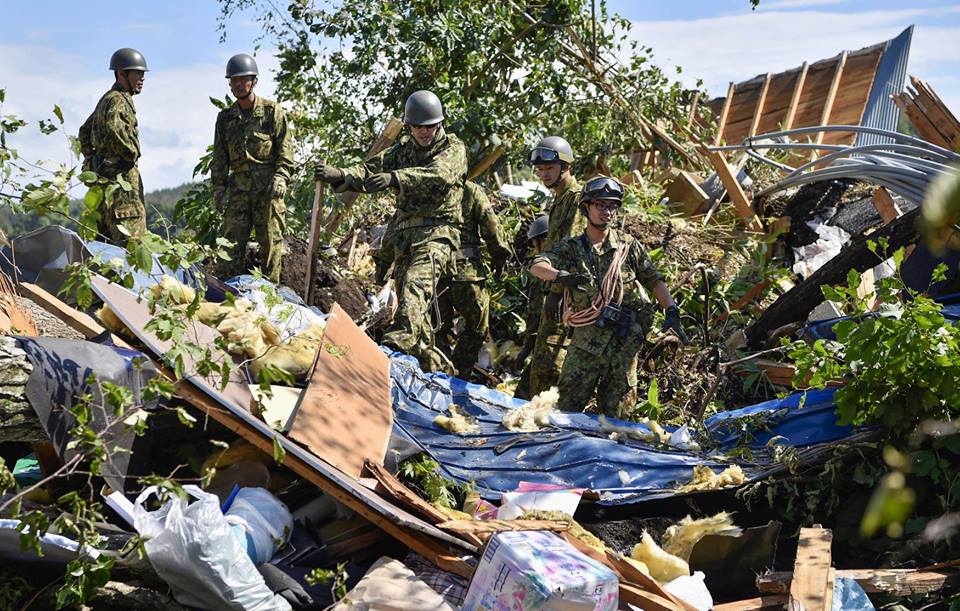 日本軍人投入救災行動。 圖：翻攝推特