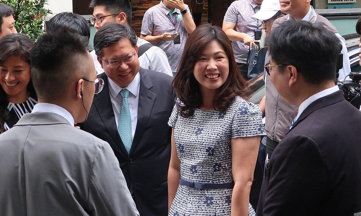 桃園市長鄭文燦參與新書發表會，太太林俞汝也出席 。圖：林朝億/攝