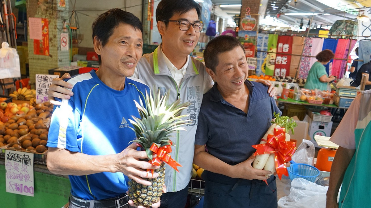 陳其邁表示，透過市民餐與市場改建，成為城市新亮點。 圖：陳其邁辦公室提供