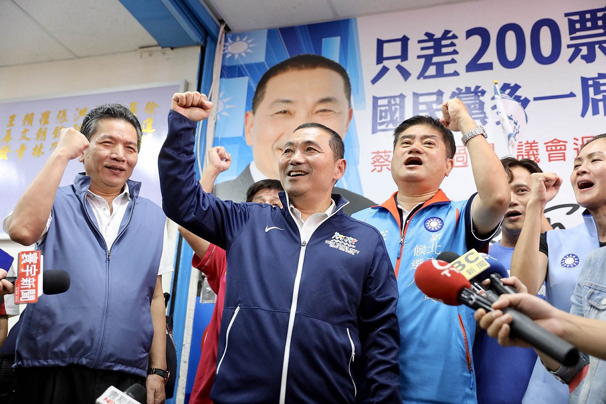 國民黨新北市長參選人侯友宜今(9)日上午出席同黨籍議員參選人蔡健棠丹鳳區聯合競選總部成立大會。 圖：侯友宜辦公室/提供