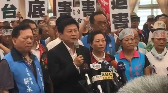 花蓮縣長傅崐萁今（13）Ｂ召開記者會。 圖：翻攝傅崐萁臉書