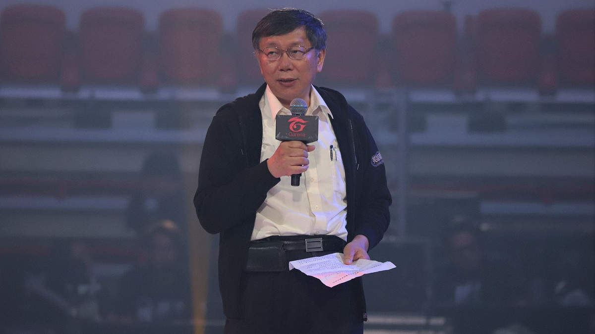 《英雄聯盟》台港澳LMS夏季總決賽今（15）日開打，台北市長柯文哲驚喜現身決賽舞台。 圖：蔡幸秀/攝