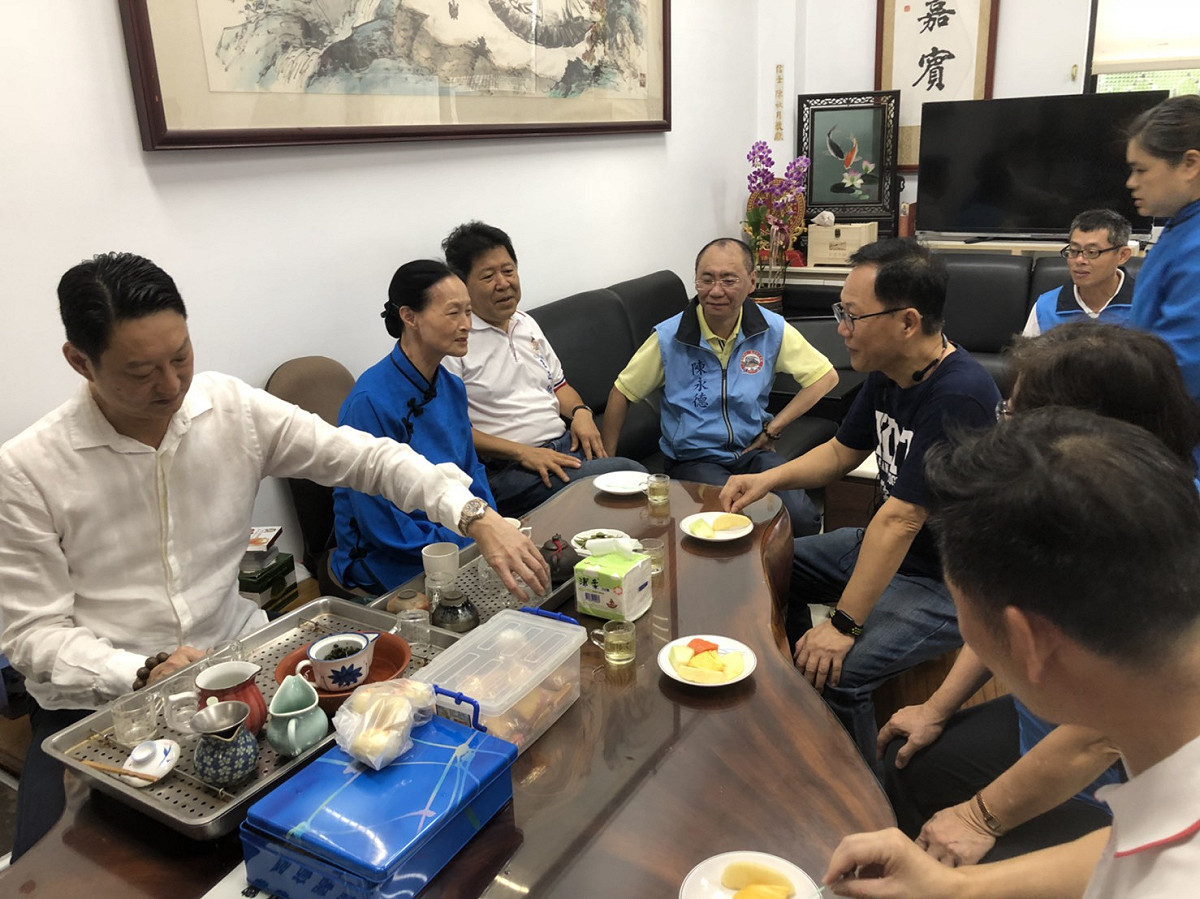 丁守中上午前往慈惠堂祈福。 圖：丁守中辦公室提供
