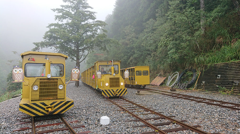 在107年9月19日上午10點30分準時敲出發車鈴，正式宣布蹦蹦車復駛！ 圖：農委會林務局/提供