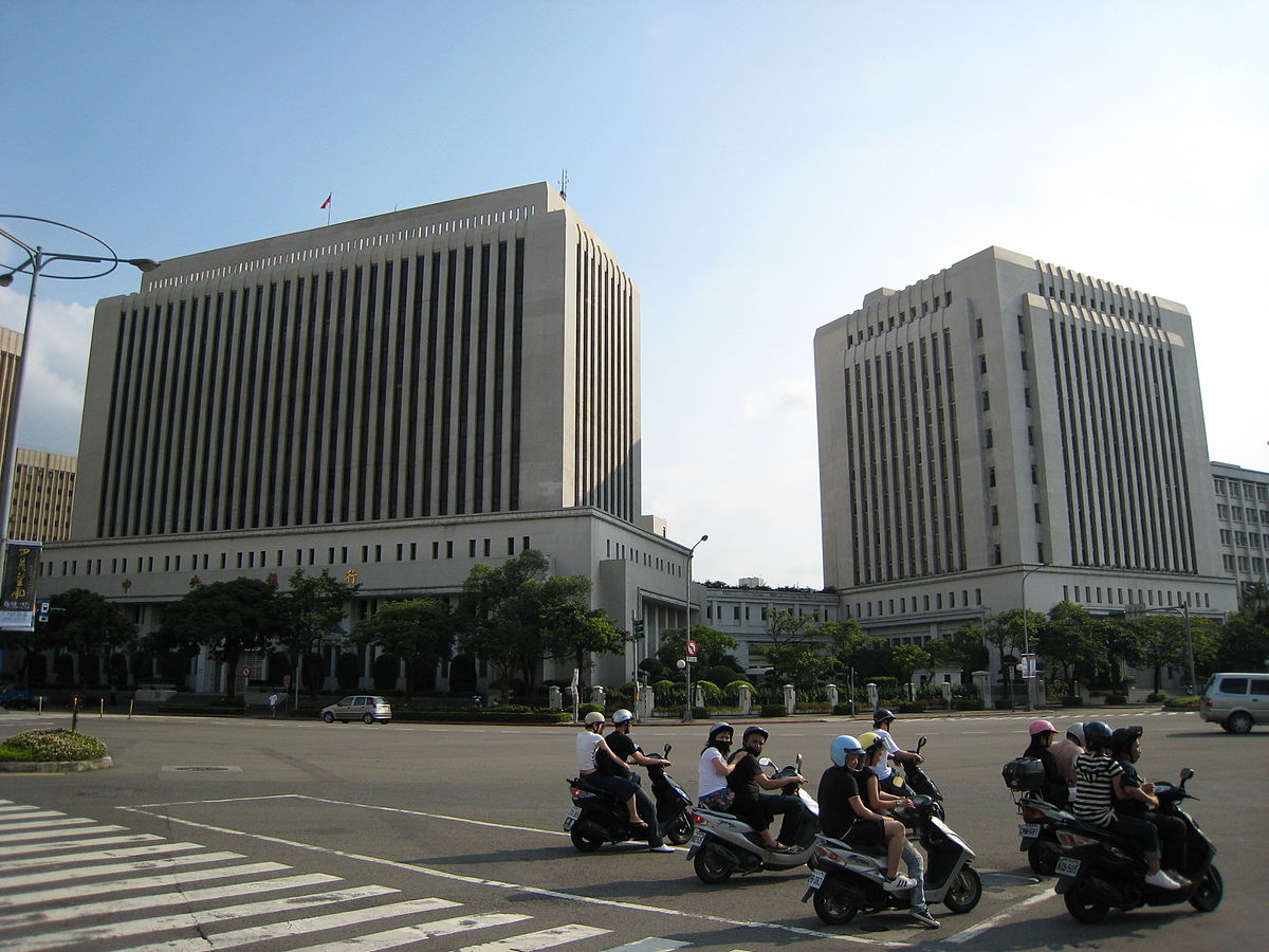 中央銀行針對金融市場示警，提醒特別關注全球金融市場波動問題。 圖：來源維基百科