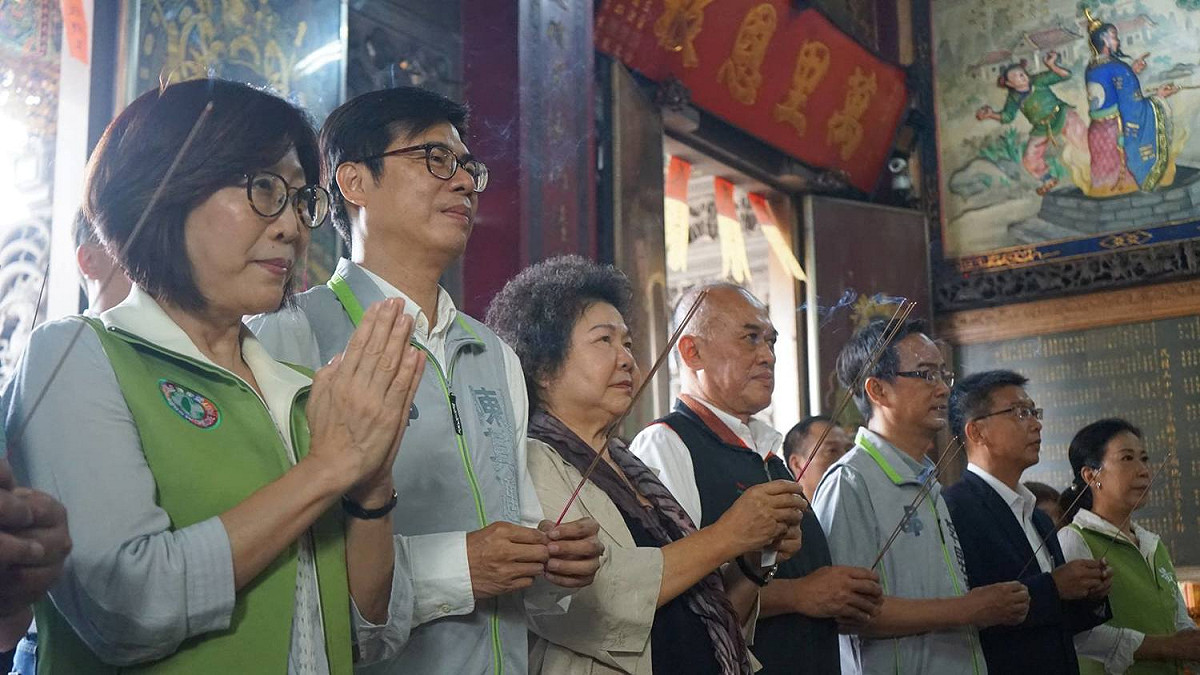 最新民調結果，民進黨高雄市長候選人陳其邁獲得41%的支持度，以10%左右的差距，大幅領先國民黨對手韓國瑜。 圖：陳其邁辦公室提供