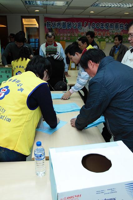 全台選務人員恐開天窗，對此，中選會發言人陳朝建今天表示，目前依規劃進度招募人力，會藉由增加補休方案、及適度提高選務工作費用，辦好選務。 圖 : 翻攝自tpca.taiw.com