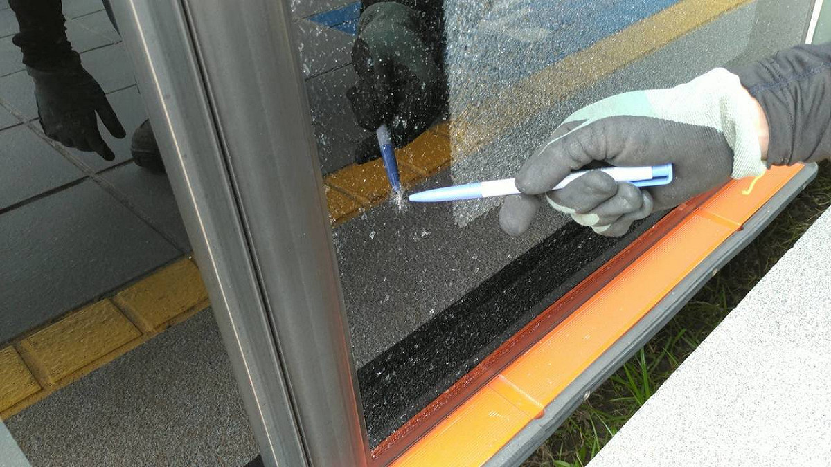 高雄輕軌今（27）日傳出車體玻璃破碎。 圖：高雄捷運/提供