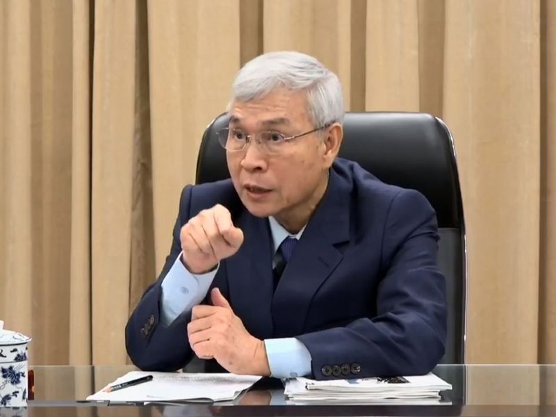 央行總裁楊金龍指出，這一季貨幣政策仍較上一季「稍微緊了一點」，但仍是適度寬鬆。 圖：中央社