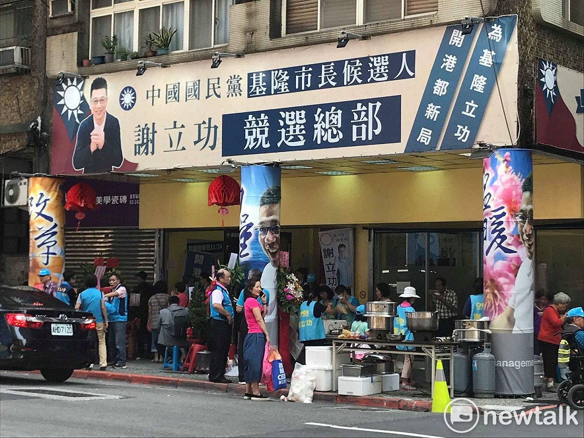 林右昌競選總部與謝立功競選總部設在義一路互相斜對面，火藥味十足。 圖：周煊惠 / 攝