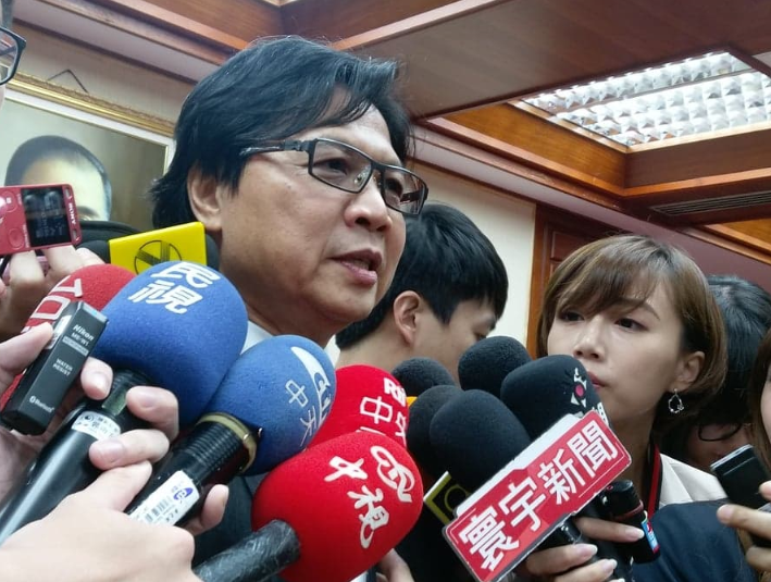 葉俊榮透露教育部已送出答辯書。 圖:陳佩君/攝