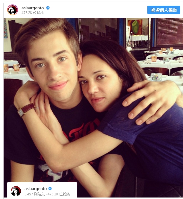 艾莎阿基多（Asia Argento）起初否認與班奈特（Jimmy Bennett）有性行為，但她今天在義大利的電視節目上，描述她與班奈特的關係。 圖 : 翻攝自艾莎阿基多IG