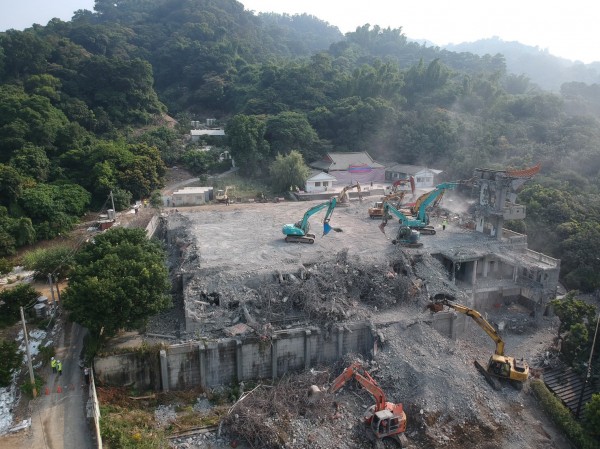 彰化縣二水鄉碧雲禪寺的違建拆除工程預計今天完成。 圖：彰化縣政府/提供