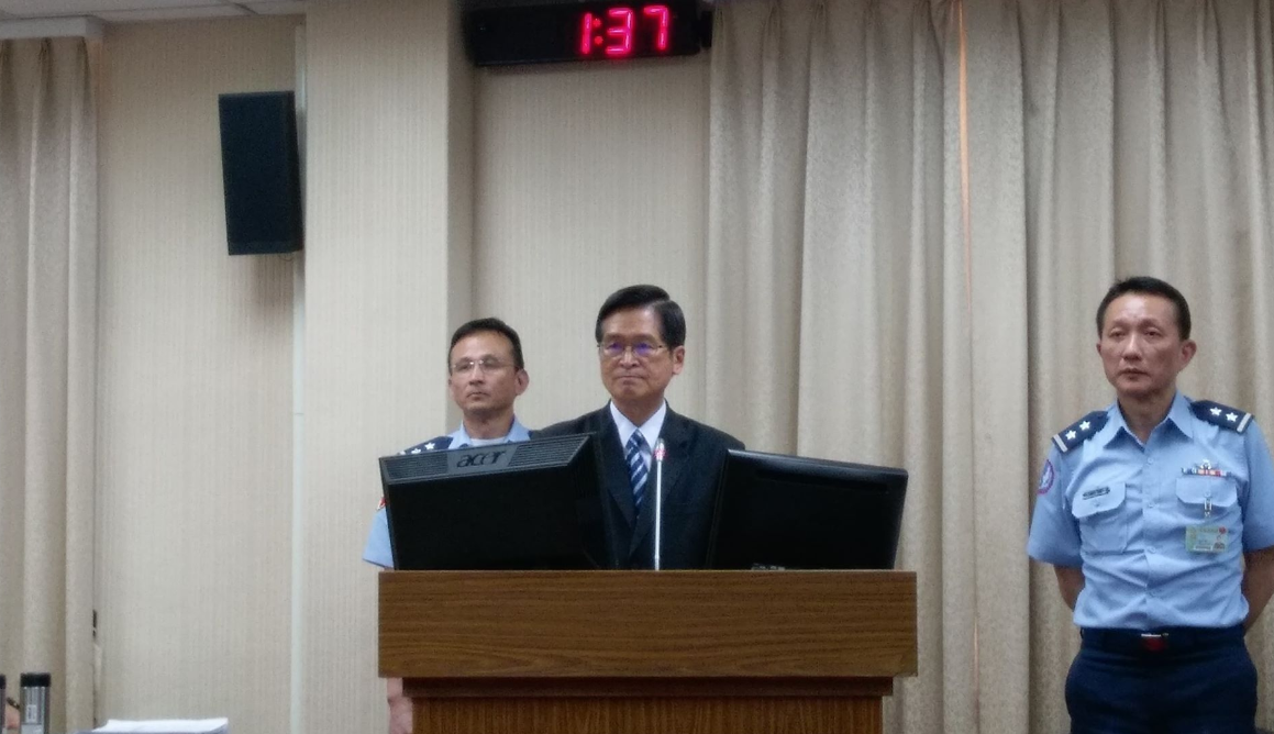 嚴德發今天赴立院接受備詢。 圖：陳佩君／攝