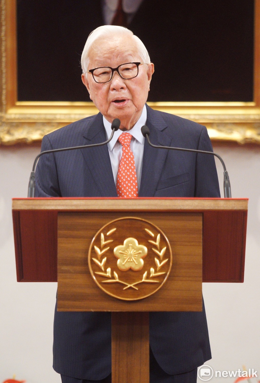 台積電創辦人張忠謀出任我國今年亞太經合會（APEC）領袖代表。對此，他致詞時指出，他是以不忮不求之心，接受蔡英文交付的任務。 圖：張良一/攝