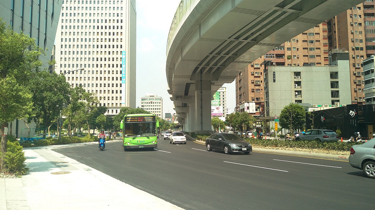 文心路路平工程歷經兩年終於完工。 圖 台中市政府/提供