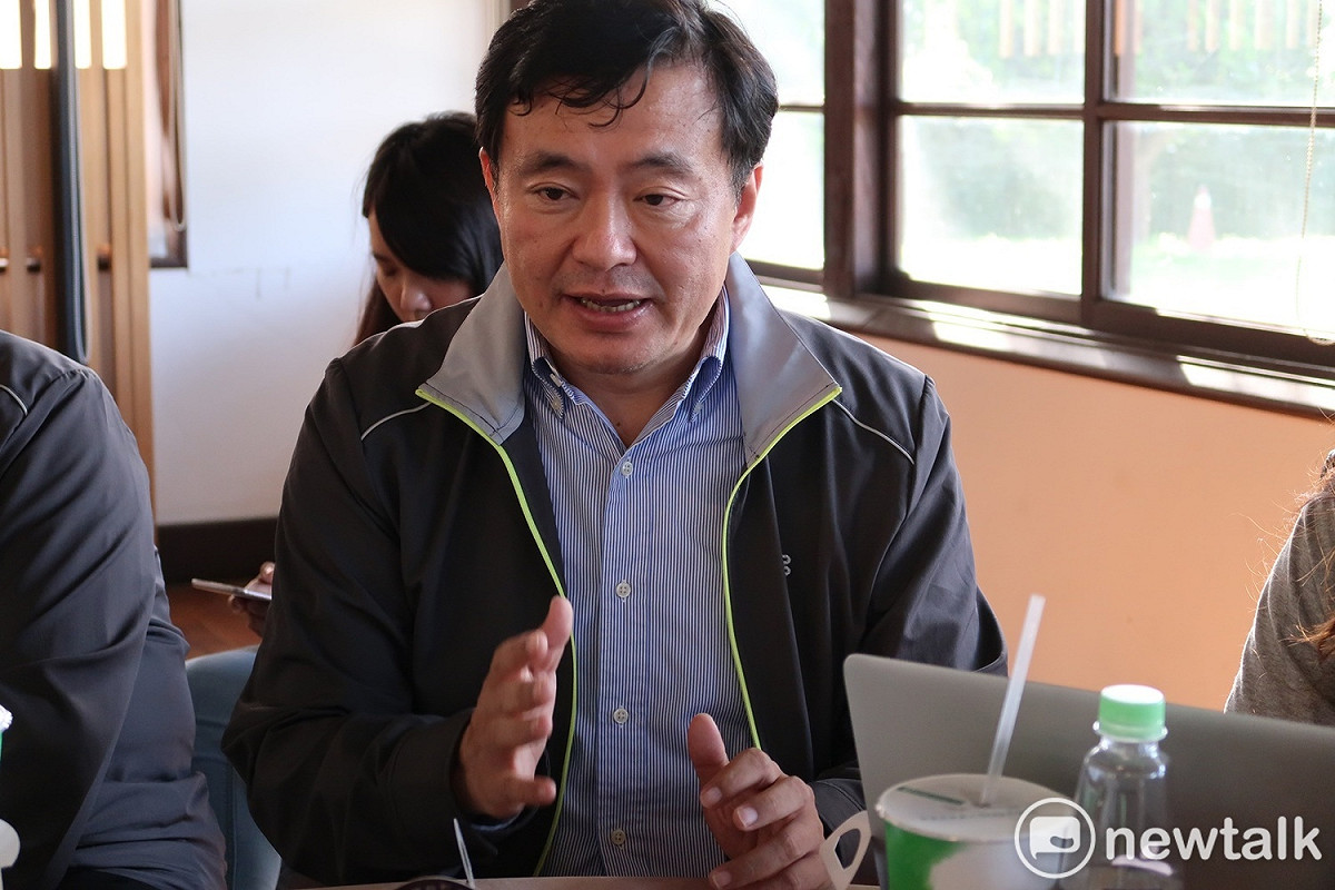 民進黨秘書長洪耀福3日表示，葛特曼不是民進黨找來的。 圖：林朝億/攝