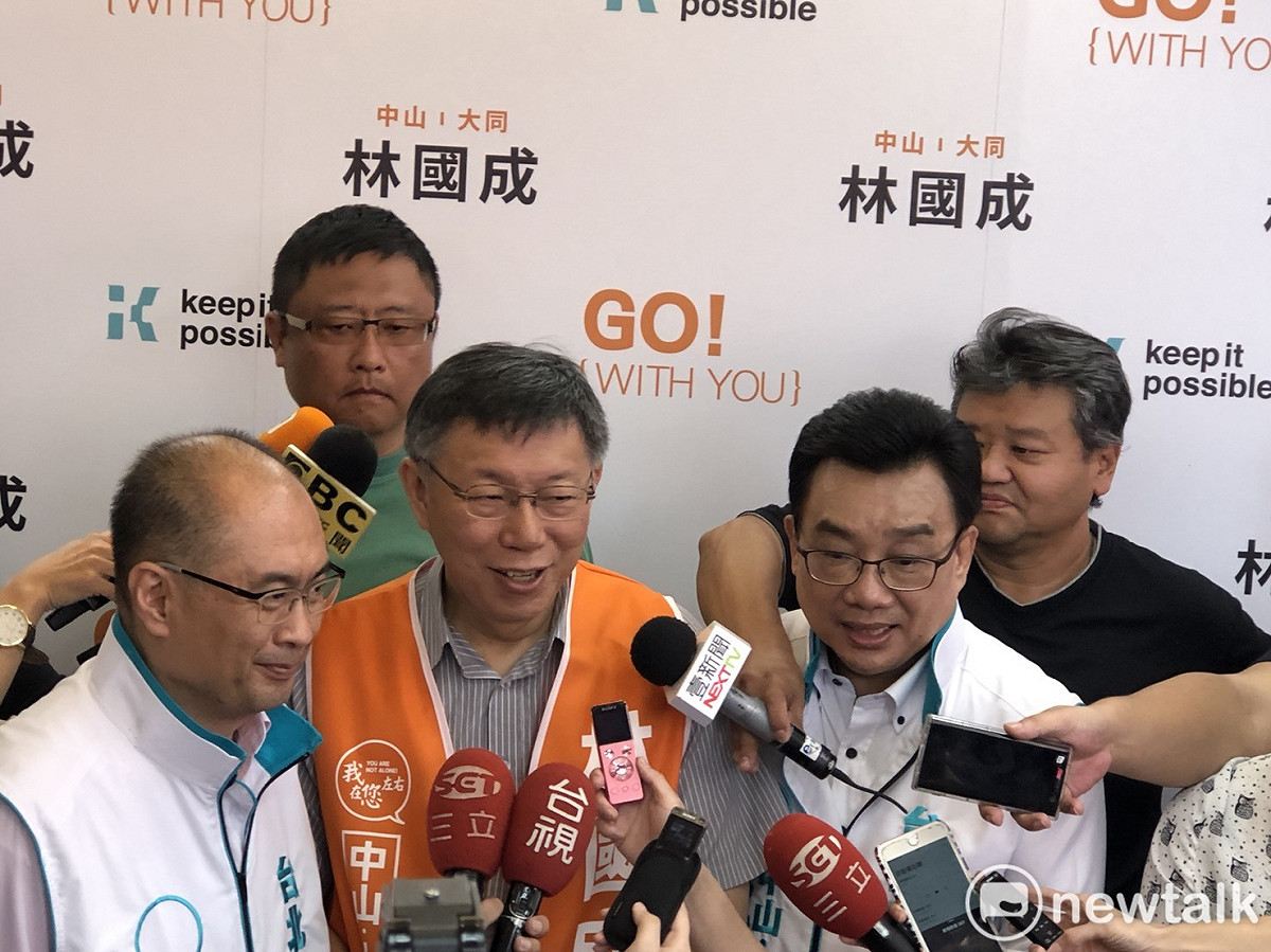 台北市長柯文哲與議員林國成、議員參選人洪士奇受訪。 圖：周煊惠 / 攝〈資料照片〉