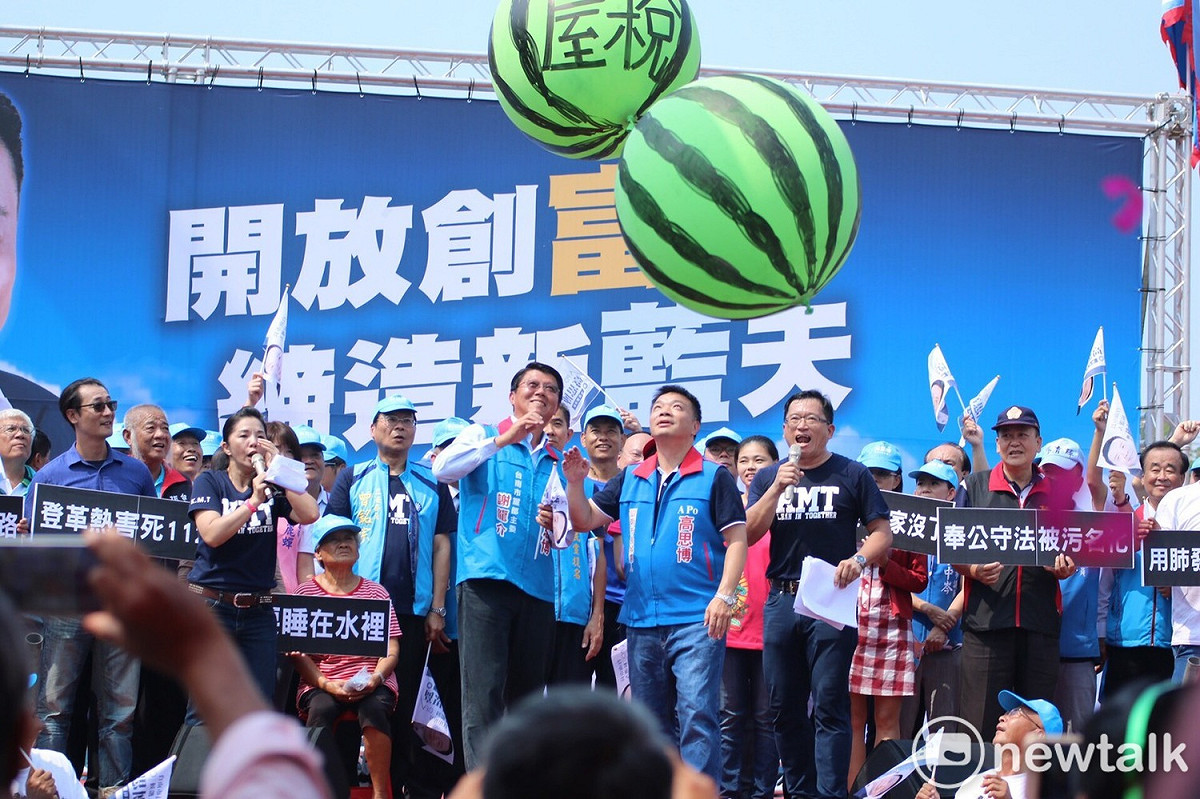 國民黨台南巿長候選人高思博競選總部今日成立，新北巿長朱立倫和國民黨前主席吳伯雄等人都南下站台。 圖：黃博郎/攝