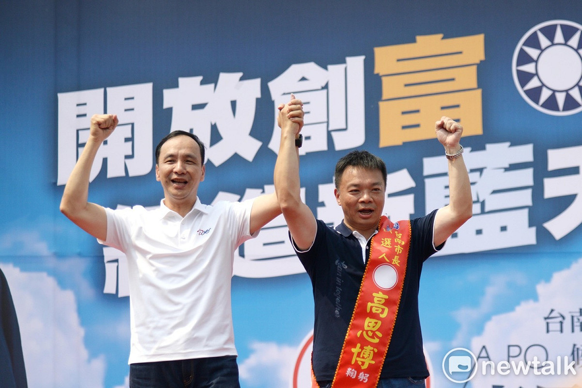 國民黨台南巿長候選人高思博競選總部今日成立，新北巿長朱立倫和國民黨前主席吳伯雄等人都南下站台。 圖：黃博郎/攝