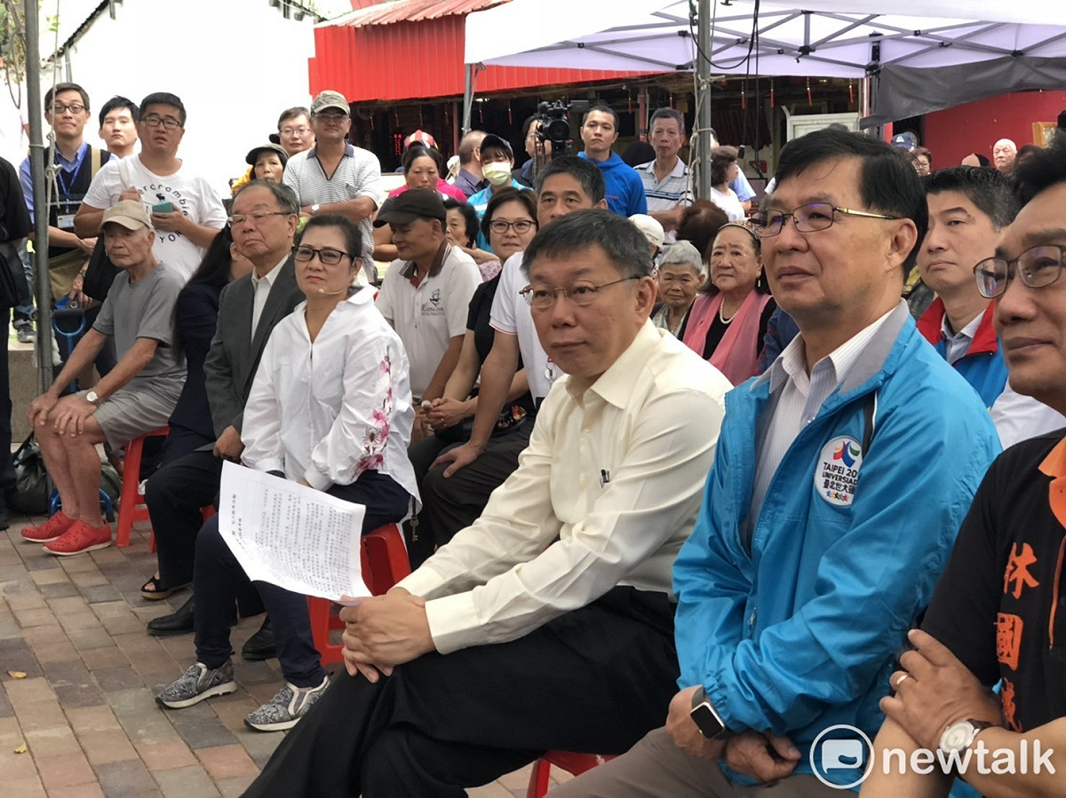 台北市長柯文哲今日呼應親民黨主席宋楚瑜「拉屎」論。柯文哲今日受訪笑回，「這只能說有人就選適當的時間拉肚子，那也沒辦法啊」。 圖：周煊惠 / 攝
