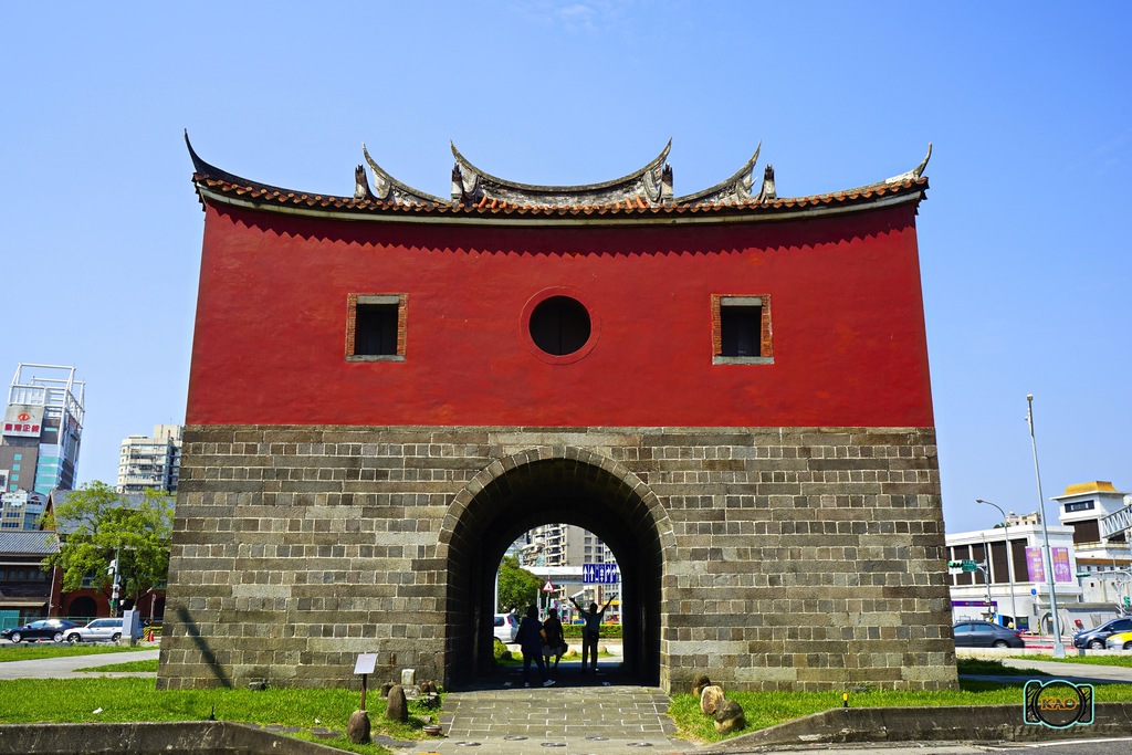 台灣的一級古蹟，自從忠孝橋引道拆除後，北門便以另一種風采吸引著大家去參觀。（台北市中正區忠孝西路一段） 圖：截自台北旅遊網