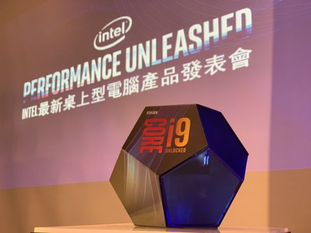 美商英特爾（Intel）8日發表第9代Intel Core桌上型電腦處理器，包括地表最強遊戲處理器Intel Core i9-9900K處理器，是主流桌上型電腦市場中的第一個Intel Core i9品牌產品。 圖：中央社