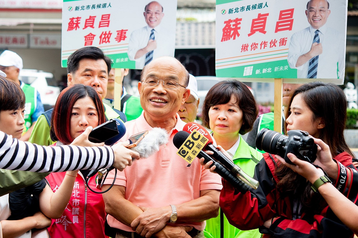 蘇貞昌表示，因為有第三接收站以把產生的電輸送到北部，「就可以來怎麼樣停止深澳，這個中央已經講得很明白了。」  圖：蘇貞昌競選辦公室／提供