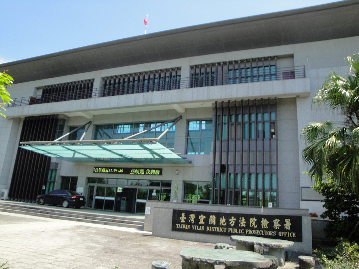 年底選舉，宜蘭傳出賄選案，當事的賴姓縣議員參選人坦承以水果禮盒賄選，遭裁定7萬元交保侯傳。 圖：新頭殼資料照片