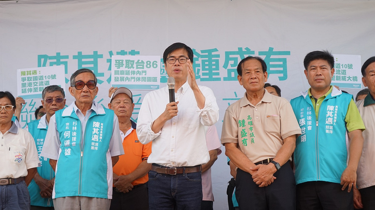 陳其邁今(10)日早上受訪時，奉勸韓國瑜請他趕快斷掉國民黨的奶水。 圖：陳其邁辦公室/提供