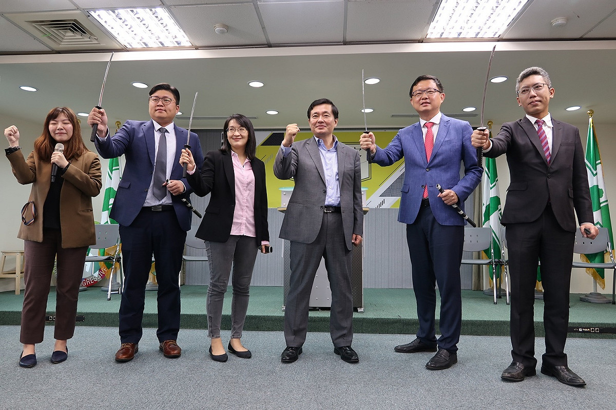民進黨成立青年「次」客助選團。 圖：林朝億/攝