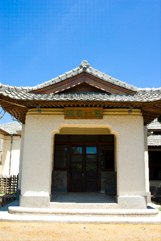 第一賓館長期作為「蔣公行館」，故其本體空間以呈顯「蔣公行館」之生活情境、原始使用空間之室內佈設為主題。 圖：截自澎湖縣政府文化局
