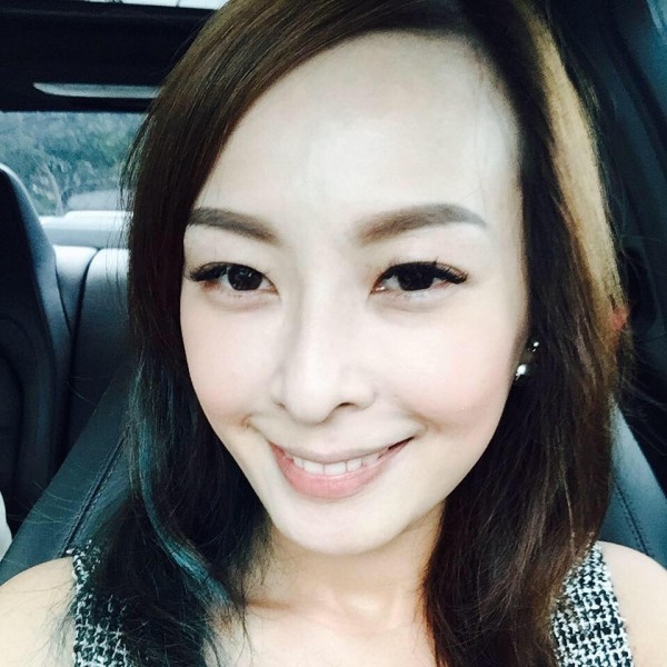 台北分署今天表示，23日將拍賣網稱超跑女神林女被扣押的149雙名牌女鞋。 圖 : 翻攝自臉書
