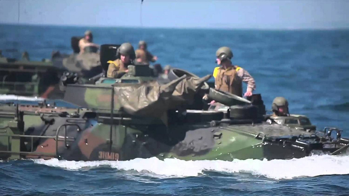 日本陸上自衛隊在鹿兒島縣種子島與美國陸戰隊進行奪島聯合演訓，這是日本首度在境內實施AAV-7兩棲突擊車作戰演訓。示意圖。 圖 : 翻攝自dadanono458.pixnet.net