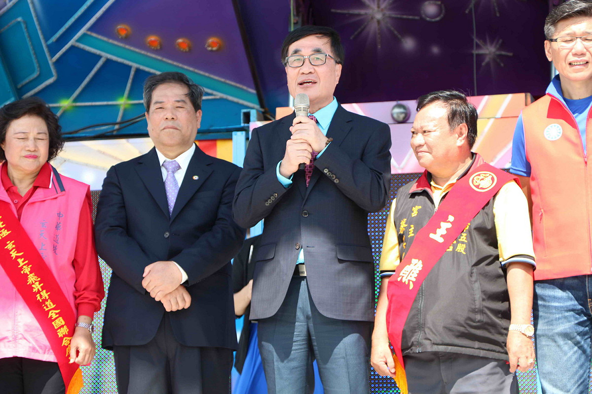 副市長李四川出席2018新北市玄天上帝文化祭五股場活動，祈求國泰民安、風調雨順。                     
 圖：新北市民政局/提供