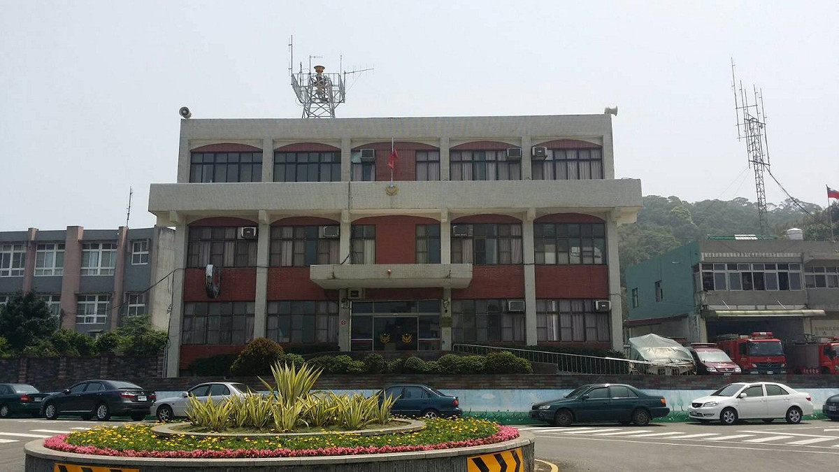 基層派出所長業務繁忙，然而新北卻出現50名所長放棄升官的奇特現象。 圖：翻攝自新北市政府警察局臉書。