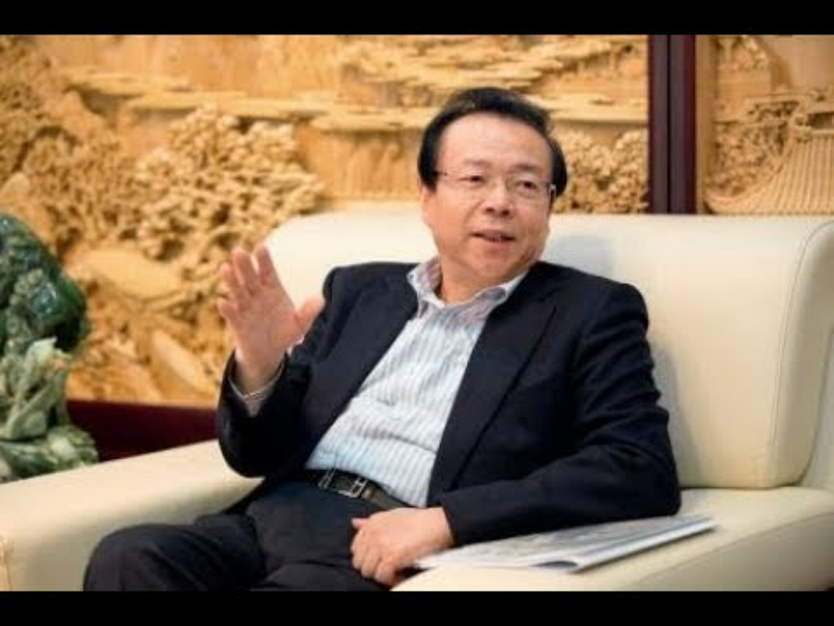 賴小民受調查時，家裡搜出大額票面人民幣現金與美元外匯，估計「鈔票集合後體積逾3立方米、總重量達3噸」，破貪官紀錄，令人瞠目結舌。 圖：翻攝自Youtube